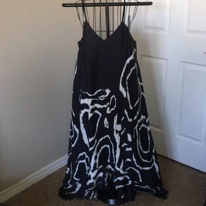 Black and white dress very lite weight.
